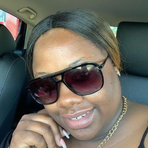 Meet your Posher, Candice